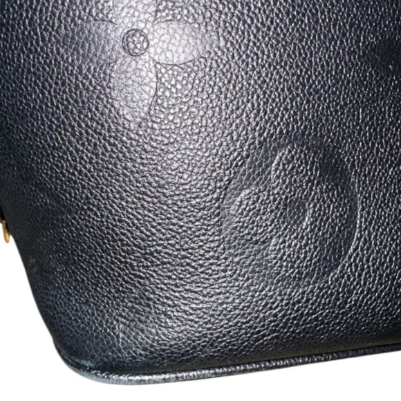 Louis Vuitton Neverfull MM Tote - Picture 6 of 16